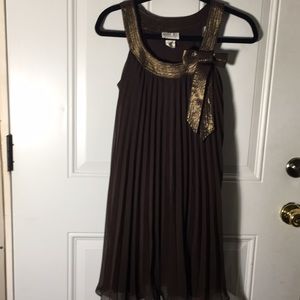 Robbie Bee brown sleeveless scoop neck lined pleated midi dress size 4P